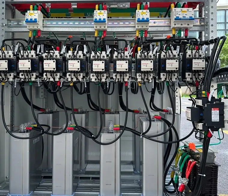 Capacitance compensation cabinet